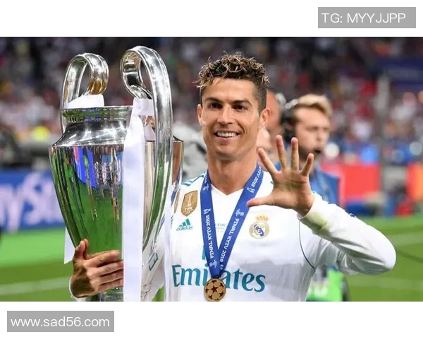 足球巨星的荣耀与挑战：从巅峰到低谷的精彩旅程